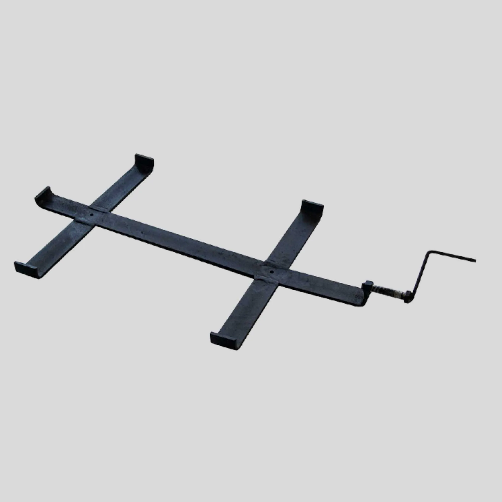 Esticador de arame nos quadros com manivela